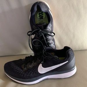 Nike woman size 7 sneaker